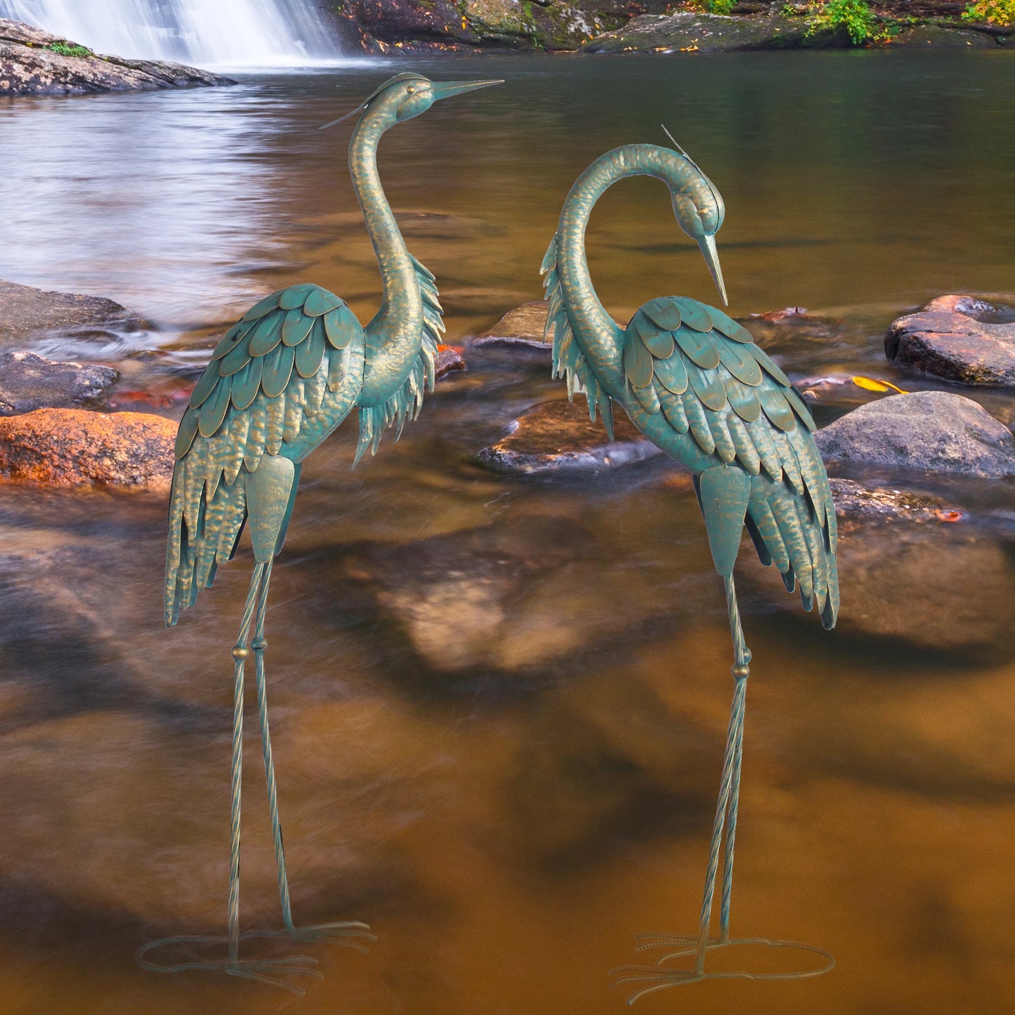 Metal Garden Crane Statues Outdoor Preening Crane Garden Statue Cyan Standing Sculptures For Yard Lawn Pond